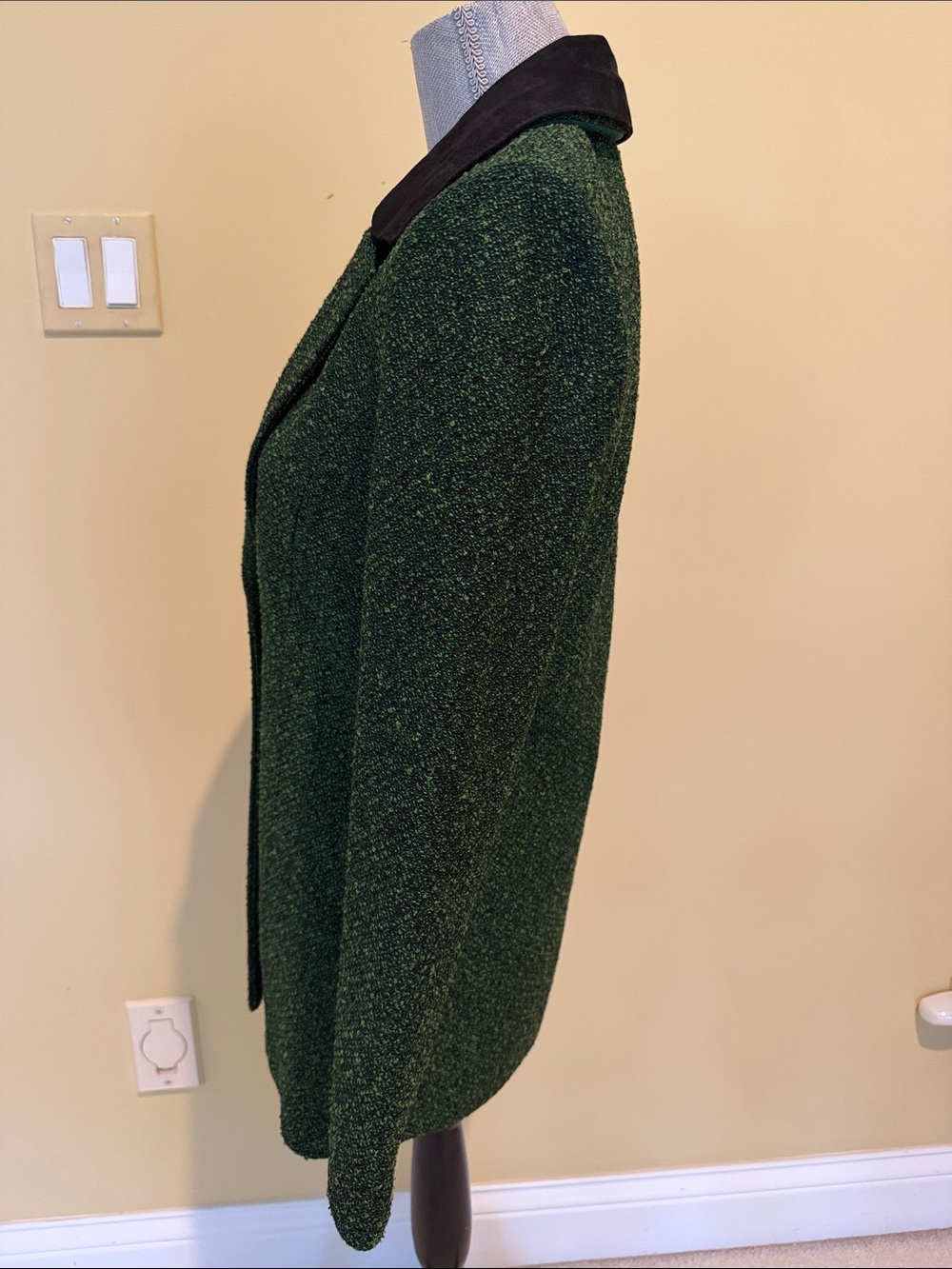 St. John Jacket - Picture 5 of 10